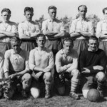 HfS første oprykning til 2. division
I sæsonen 1950-51 rykkede HfS for første gang op i fodboldens 2. division. Holdet på billedet vandt den altafgørende kamp mod Hvidovre så sikkert som 6-0.
Bagerst ses f. v.: H. Lundsgaard Sørensen, Knud Larsen, Bent Petersen, Erik Knudsen, Hans Wilfred Christensen og Otto Leed.
Forrest f. v.: Peter Wintoniak, Gunnar Hansen, Robert Kristensen, Jens Ove Christensen, Gunnar Jacobsen og Hans Larsen (bror til Knud Larsen).
FOTO: HORSENS IDRÆTSARKIVS SAMLING. FOTOGRAF UKENDT